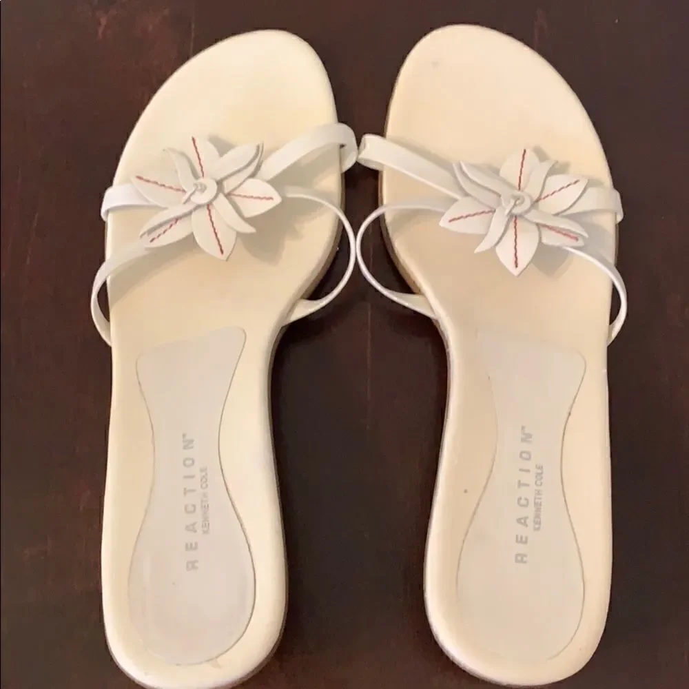 🌼🌼Reaction Kenneth Cole sandals🌼🌼